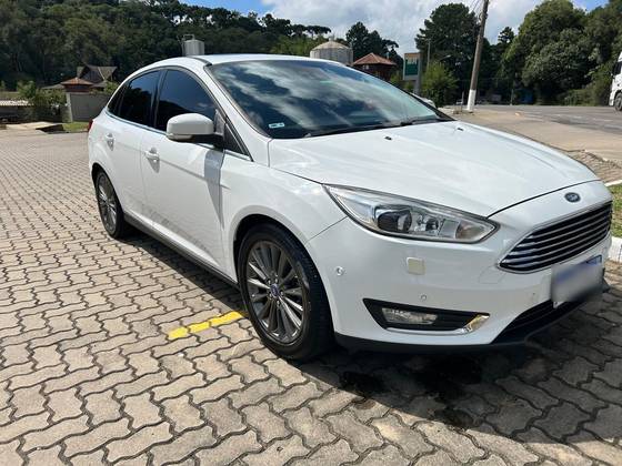 FORD FOCUS 2.0 TITANIUM FASTBACK 16V FLEX 4P POWERSHIFT